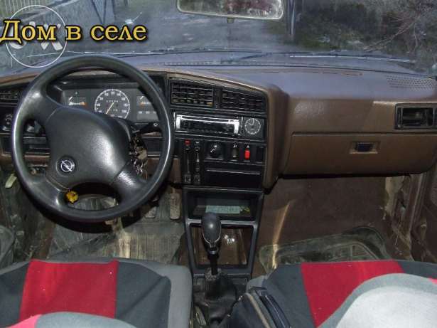 Салон Опель Аскона С